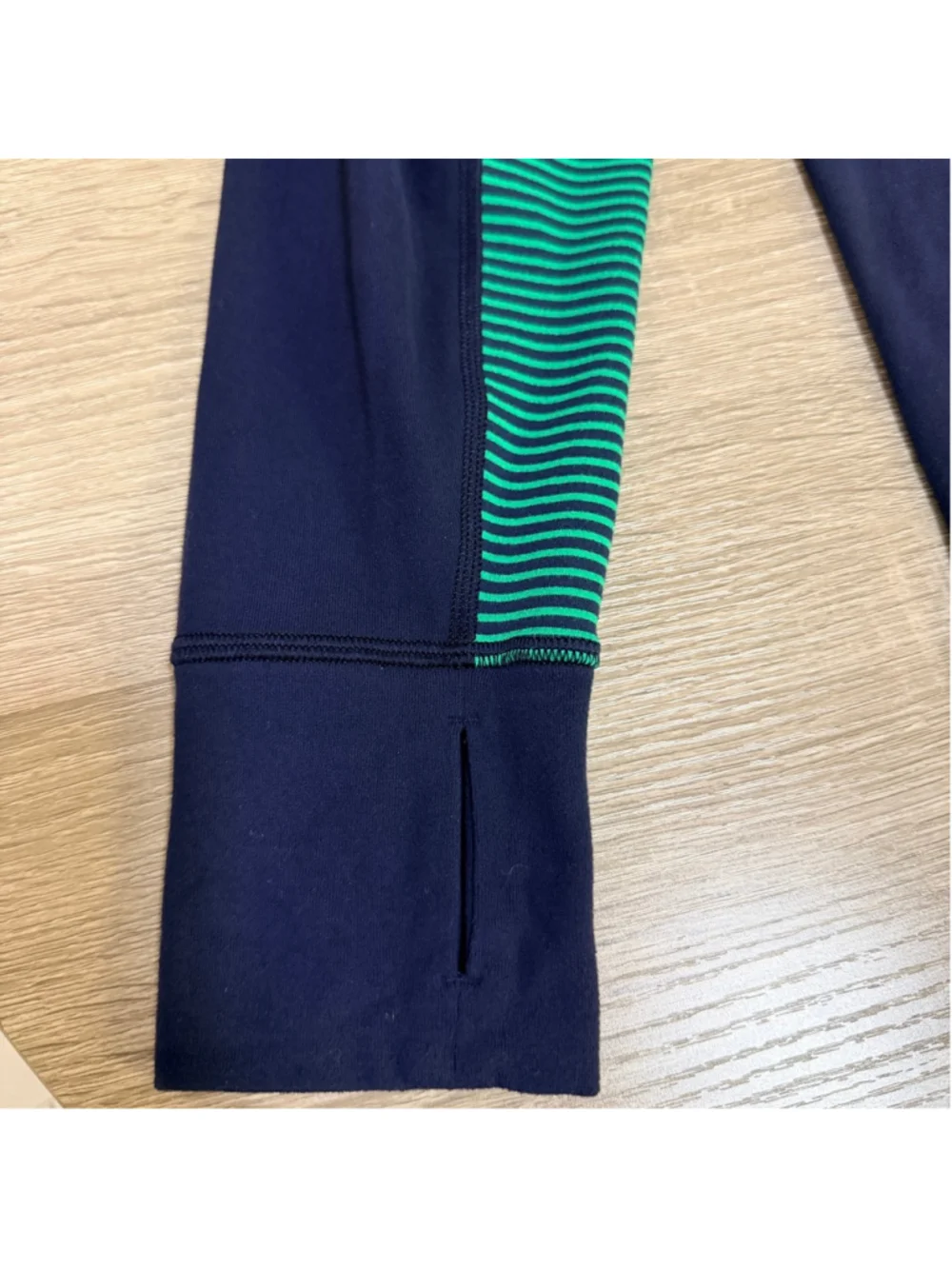 Women's Lululemon 1/2 Zip Pullover Navy Green Thumbholes Size S/M b4 - Picture 5 of 10